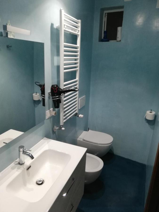 La Tana Tra I Tetti Bed and Breakfast Genua Buitenkant foto