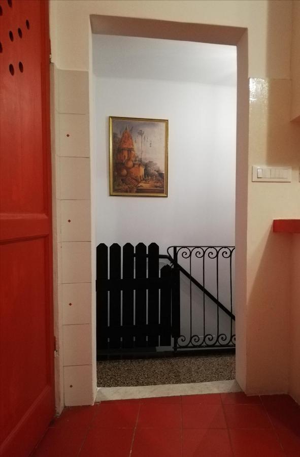 La Tana Tra I Tetti Bed and Breakfast Genua Buitenkant foto